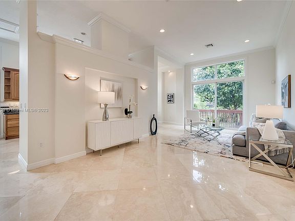 5th image of 11650 NW 21st St