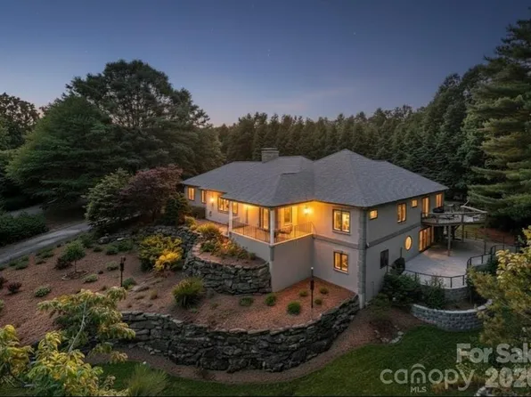 649 Rickel Dr, Hendersonville, NC 28739