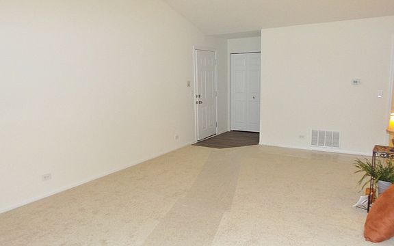 5th image of 67 Beechmont Ct #W2