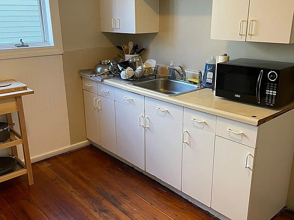 3rd image of 127 W Adams St