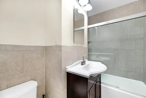 Rented by REAL New York | media 17