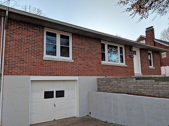 2nd image of 809 Linden Dr