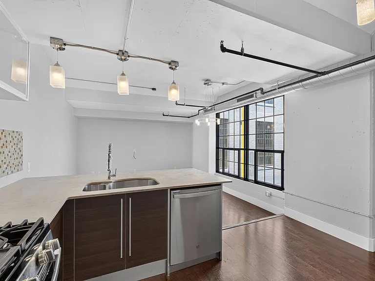 4100 Forest Park Ave #525 — Photo 12