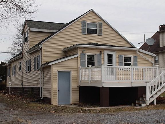 2nd image of 2652 Bedford St