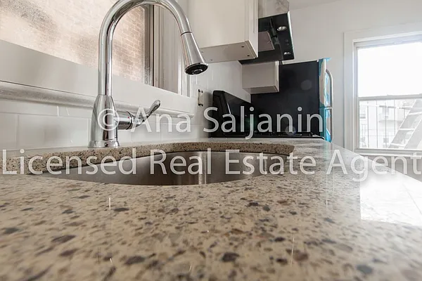 Rented by Citi Zone Realty | media 35