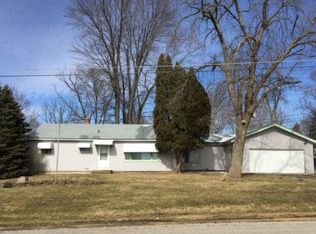 2156 Leonard Rd, Rockford, IL 61109