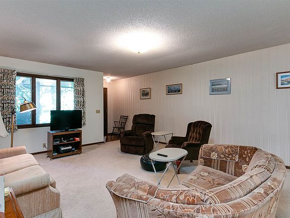 5th image of 1720 Denholm Dr