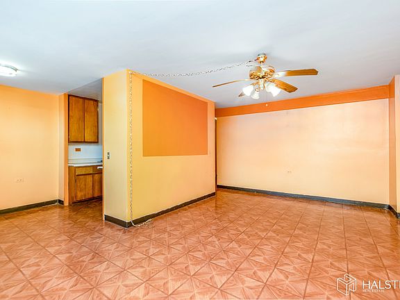 2nd image of 880 Boynton Ave APT 5A
