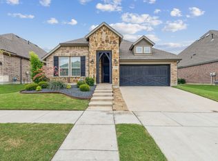 1104 14th St, Roanoke, TX 76226