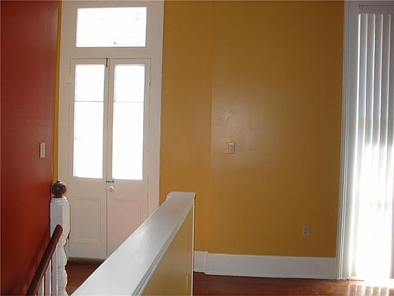 3rd image of 1440 Magazine St