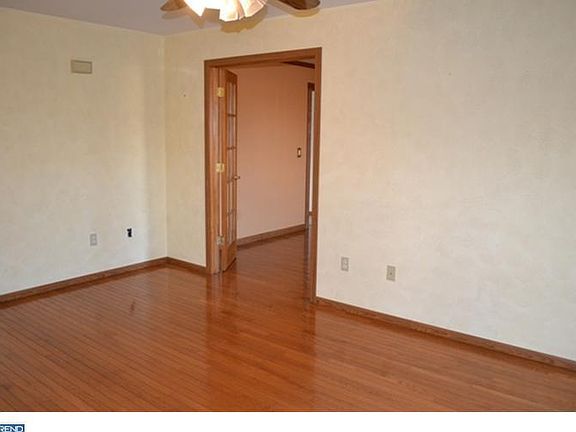 3rd image of 251 Moonhill Dr