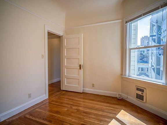 2nd image of 983 Pacific Ave #983