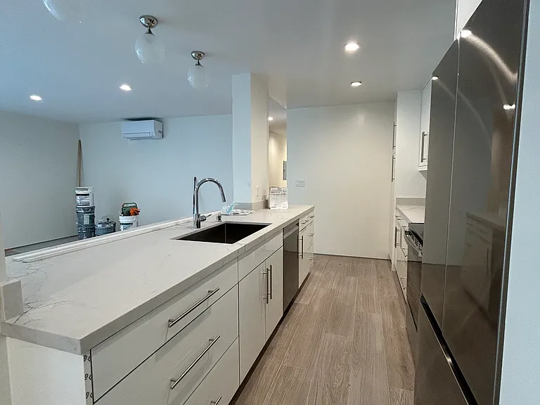 1054 S Bedford St #100 — Photo 12