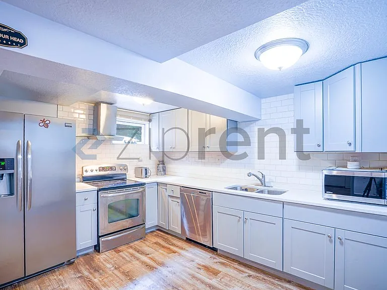 802 E 500 S #BASEMENT — Photo 1