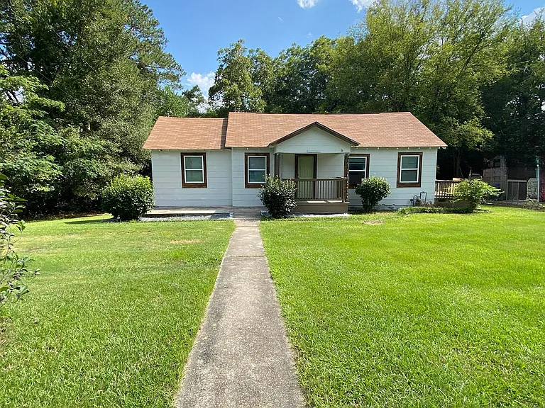 1260 Hillridge Dr — Photo 1