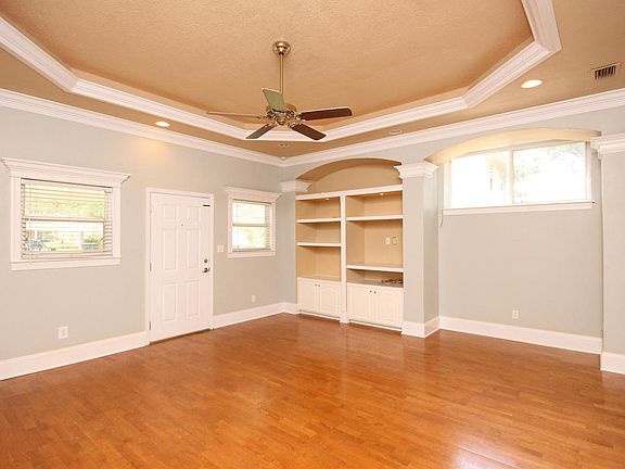 5th image of 329 Yacht Club Dr