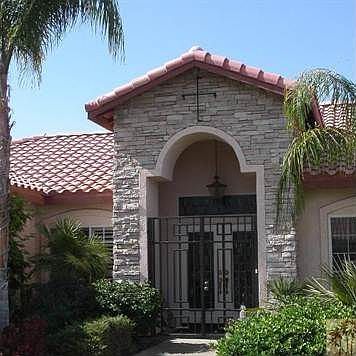 4th image of 78650 Naples Dr