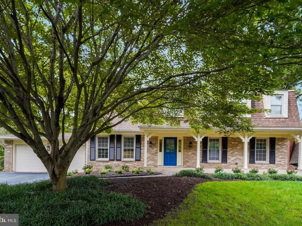 2717 Glencroft Rd, Vienna, VA 22181