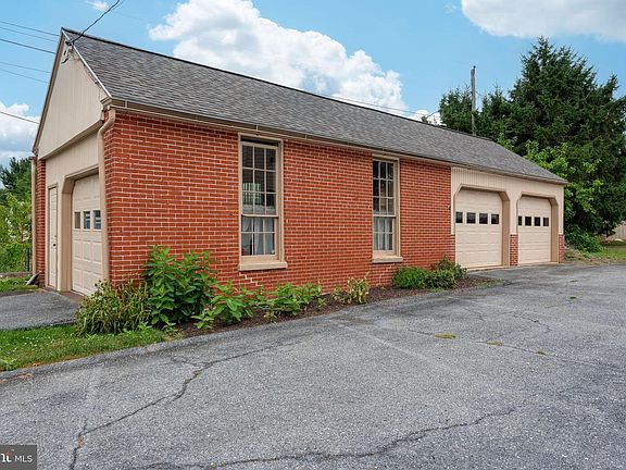 2nd image of 365 E Main St
