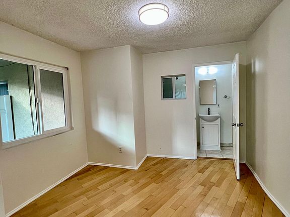 2nd image of 2661 Piedmont Ave