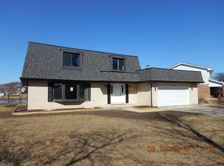 7202 Emerson Dr, Darien, IL 60561