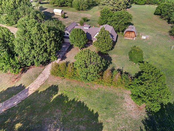 4th image of 4527 Derby Dr