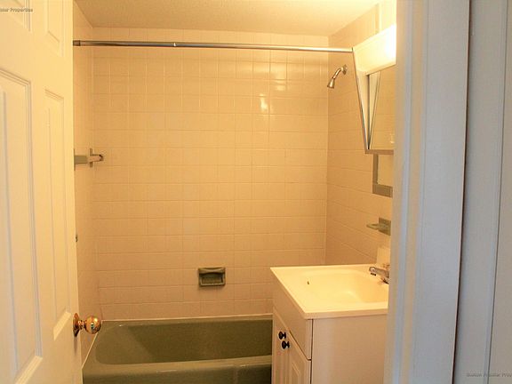2nd image of 182 Quincy Ave APT 21