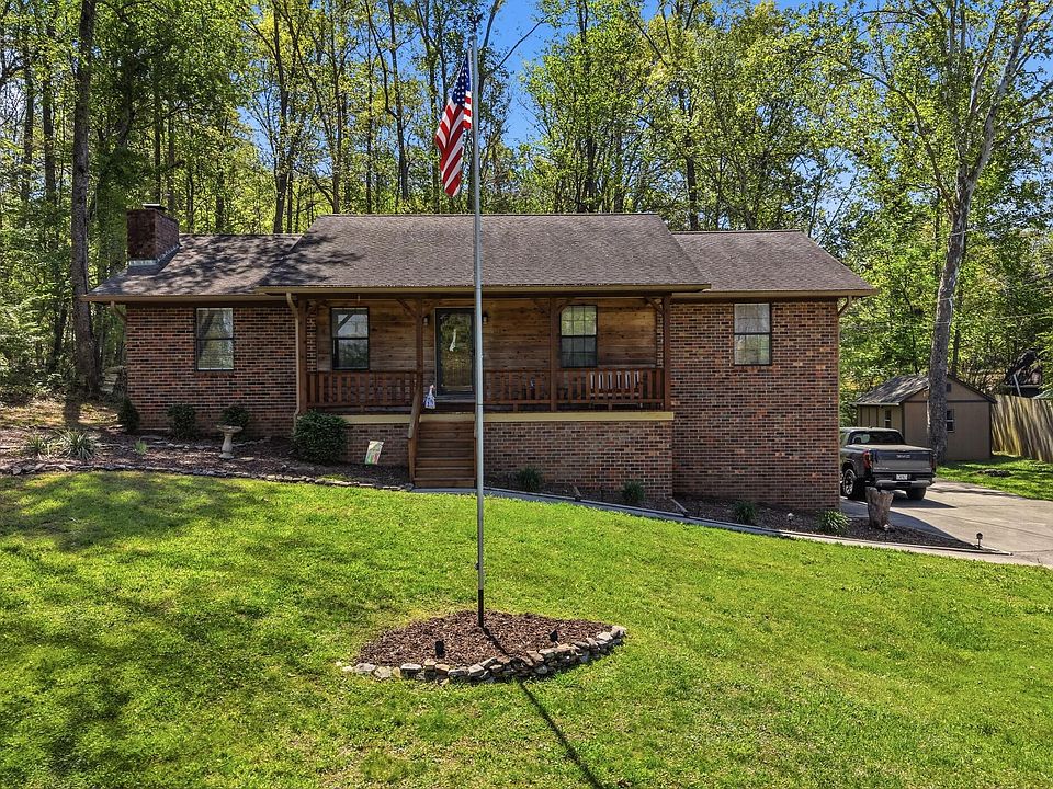 1st image of 348 Mapleton Dr NW