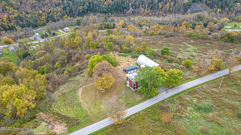3rd image of 217 Pickle Hill Road