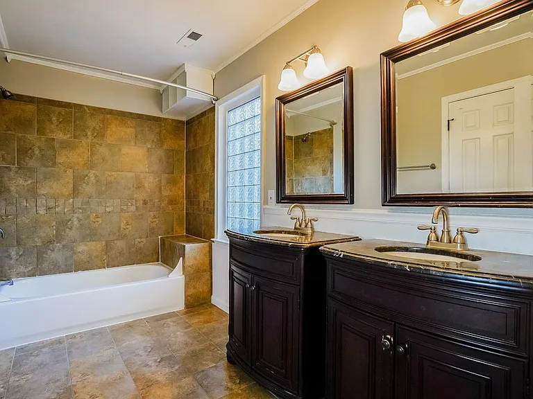 1608 Maybrook Dr — Photo 12