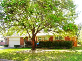 8806 Panther Dr, Woodway, TX 76712