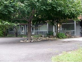 2nd image of 957 Bristol Caverns Hwy