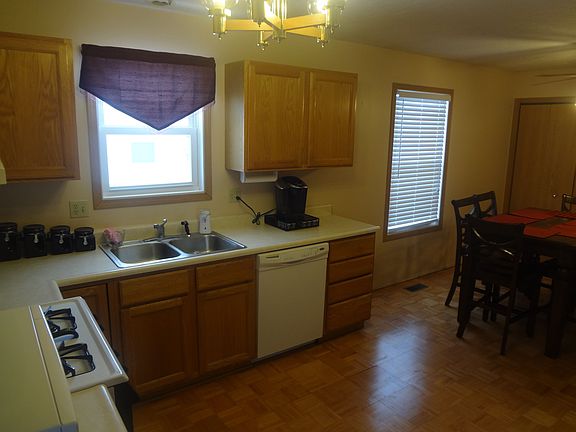 Kitchen - New Laminate Floor