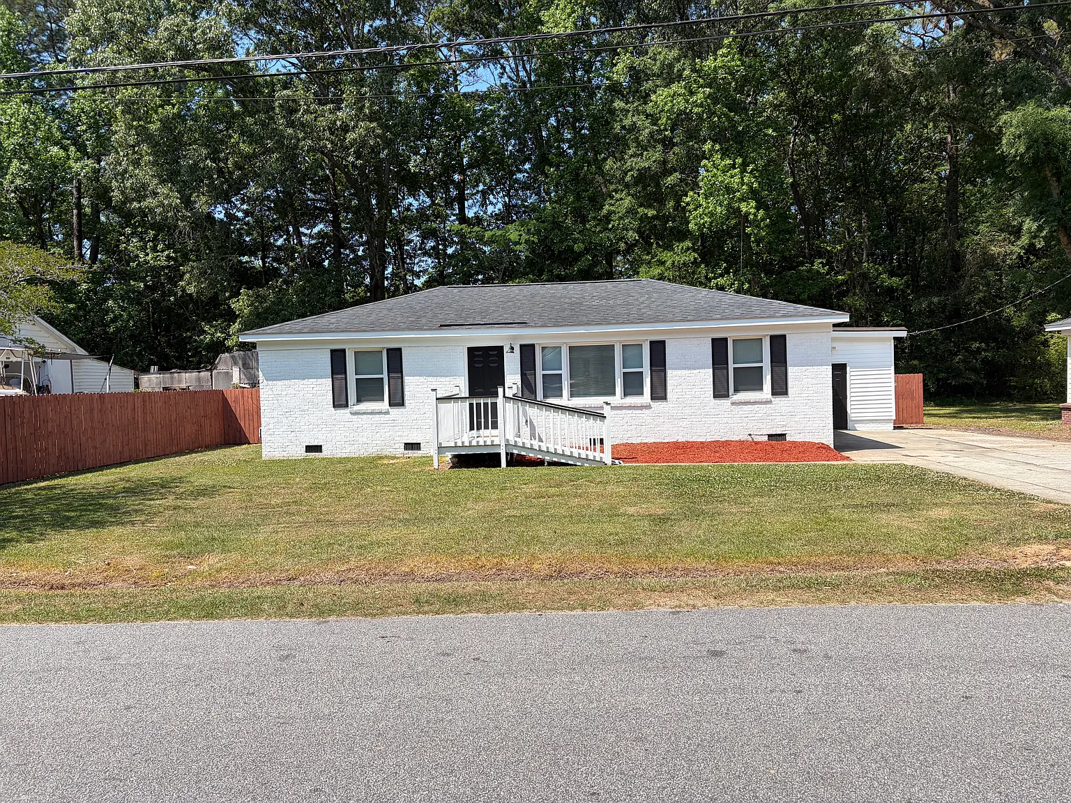 3 bed, 1100 sqft, $1,975 — Photo 1