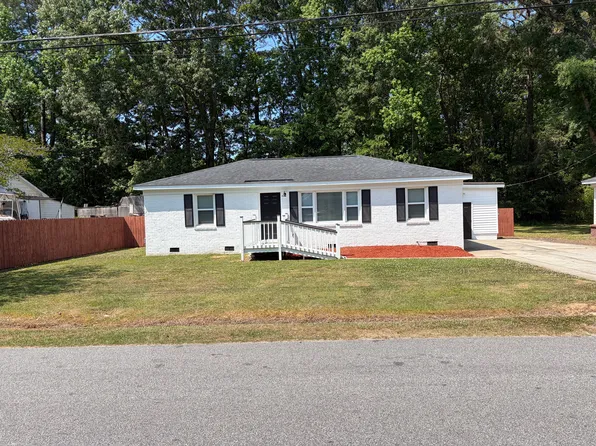 12 Henderson Dr, Goose Creek, SC 29445