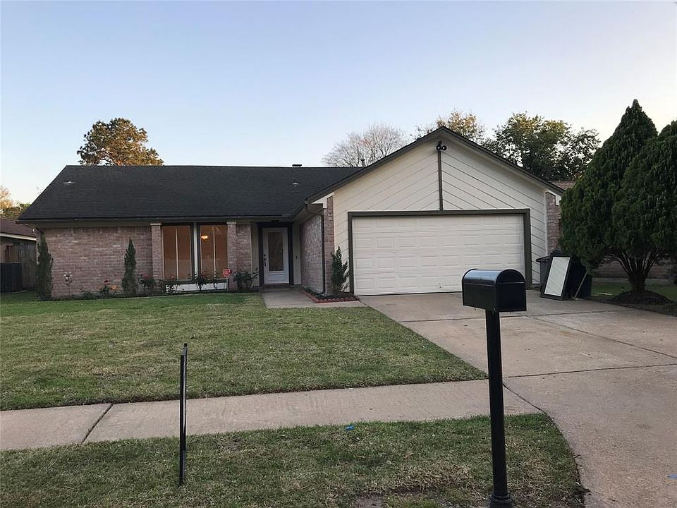 1st image of 15639 Pagehurst Dr