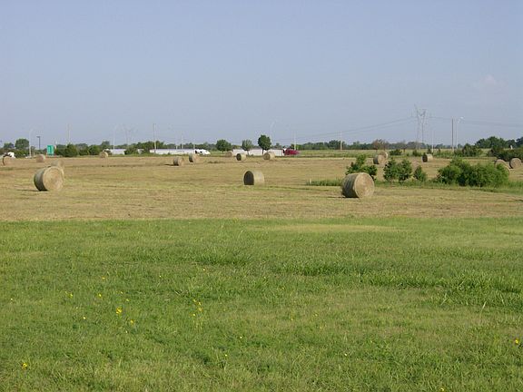 4th image of 55623 W Highway 66