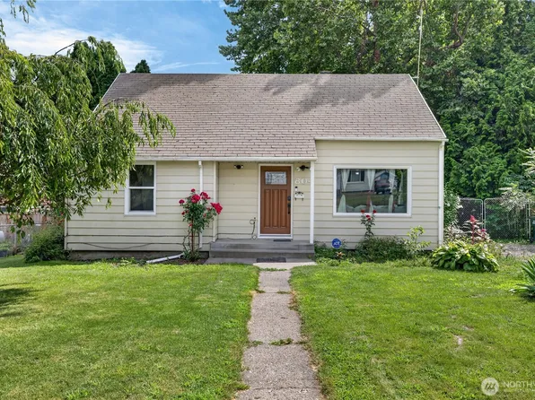 804 Crescent Drive, Grandview, WA 98930