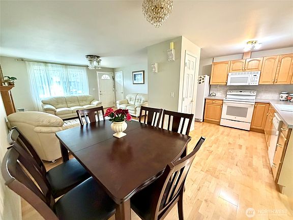5th image of 13029 SE 206 Place