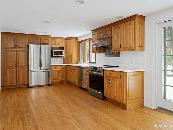 3rd image of 5 Stonehenge Road