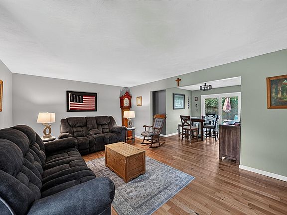 4th image of 53449 Martin Ln