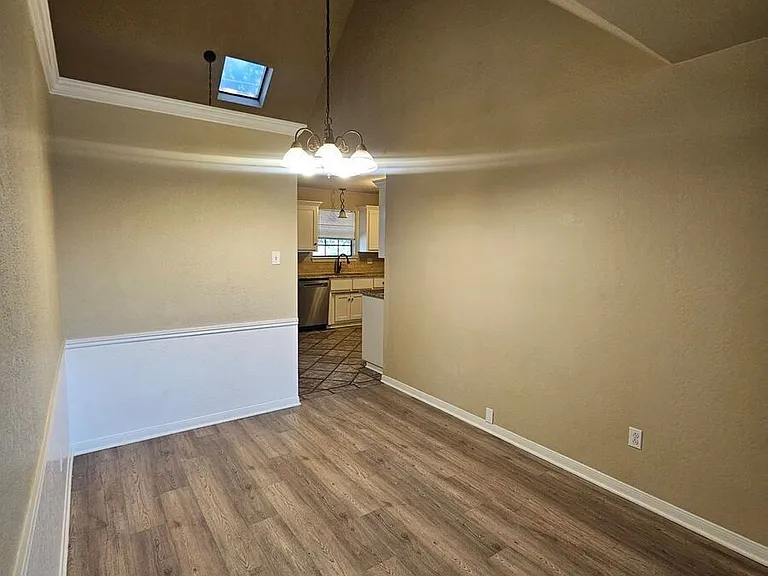 700 Racquet Ct — Photo 17
