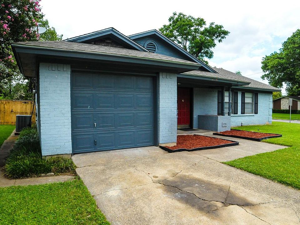 1st image of 1214 Evergreen Dr
