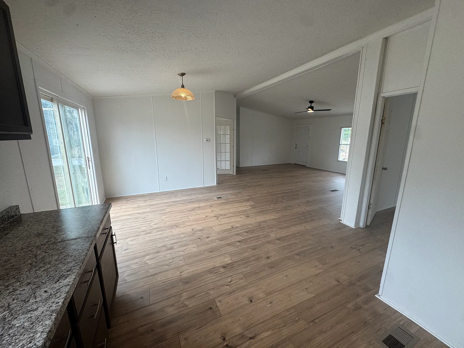 3 bed, $1,395 — Photo 4