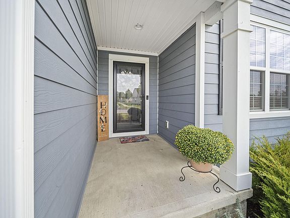 4th image of 776 Fescue Rd