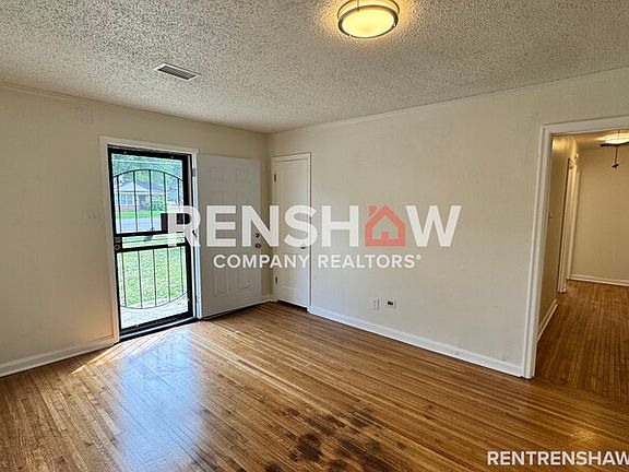 2nd image of 4550 Quince Rd