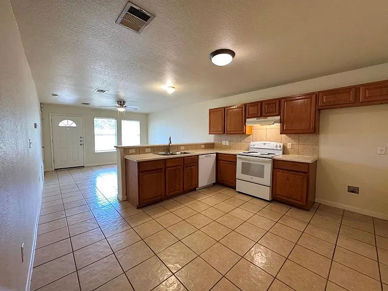 7309 Ritchie Dr — Photo 10