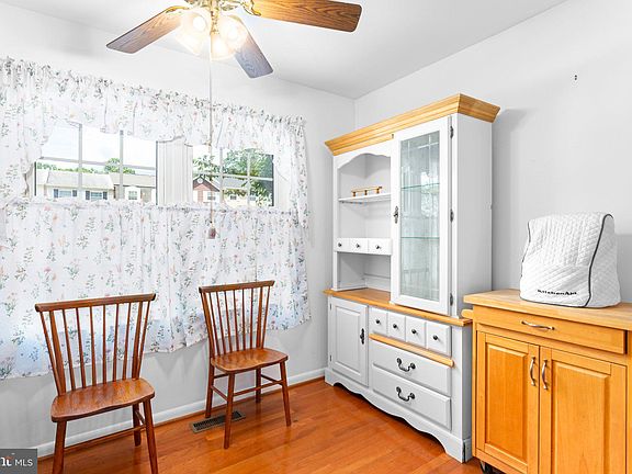 5th image of 14881 Emberdale Dr