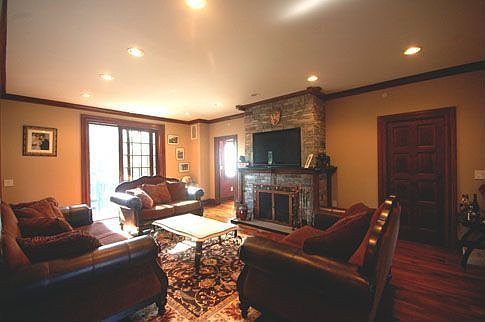 Fireplace LVRM w/porch