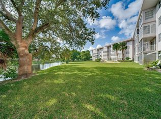 Lauderdale Oaks Condo, Fort Lauderdale, FL 33313